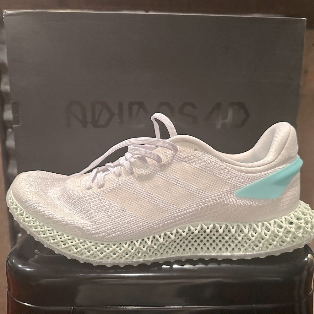 Adidas size 10 4D parley running shoes